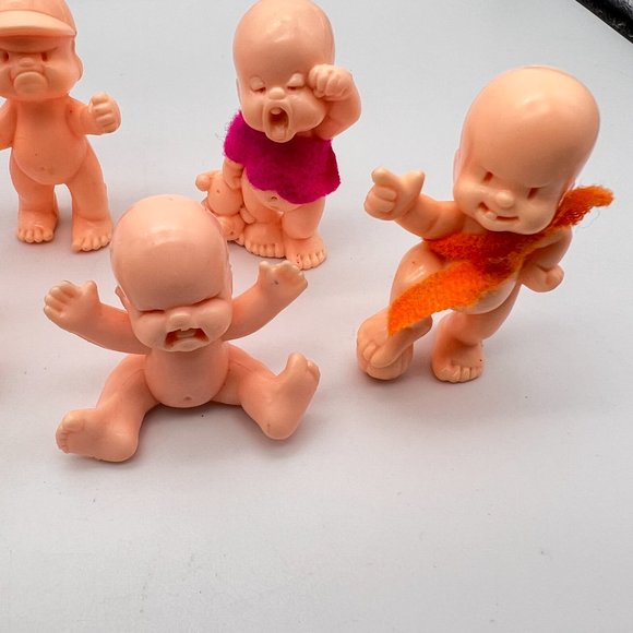 Vintage Hasbro Lil Babies Dolls Toy Mini Figurines Lot Set of 9 - Picture 5 of 12